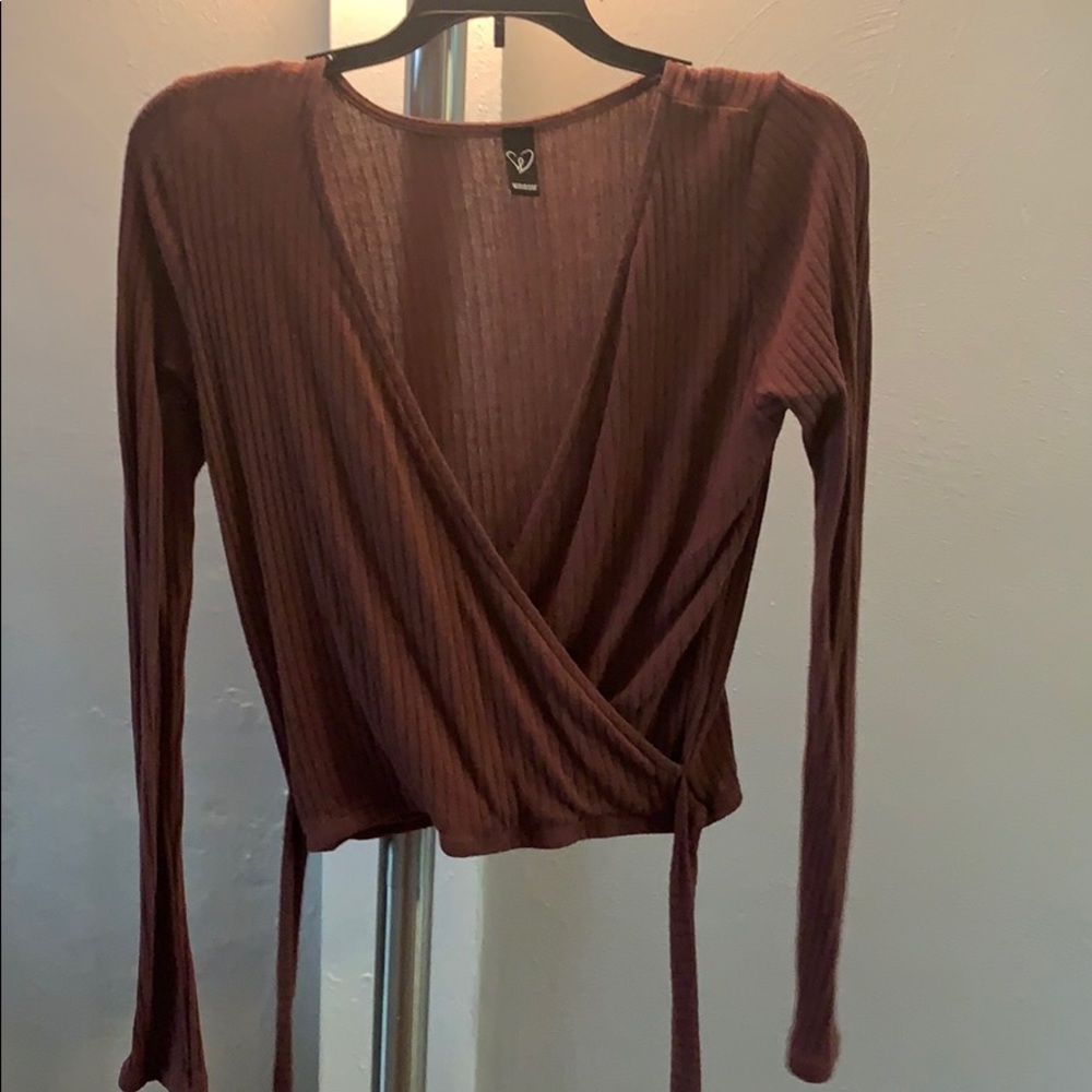 Lightweight tie up sweater